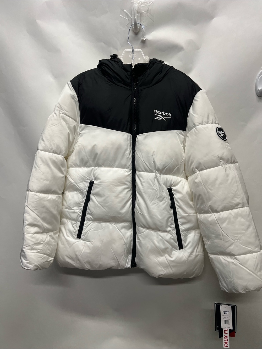 Reebok Men's Black and White Puffer Coat Jacket Size L Zip-Up Hooded Pockets NWT